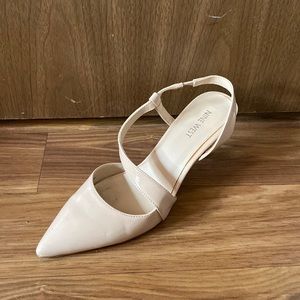 Nine West Nude Kitten Heel Pump size 8